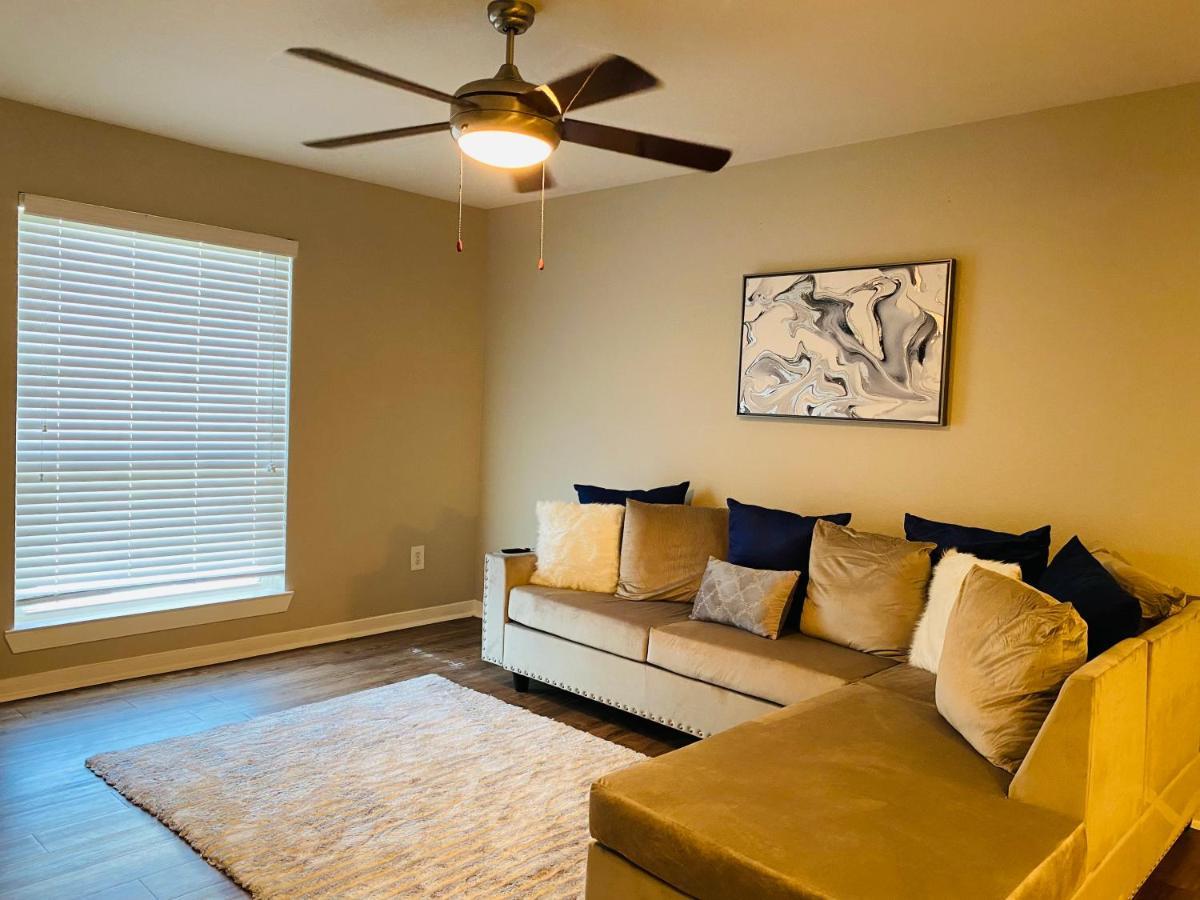 Fashionable Stylish Apartment Houston Bagian luar foto